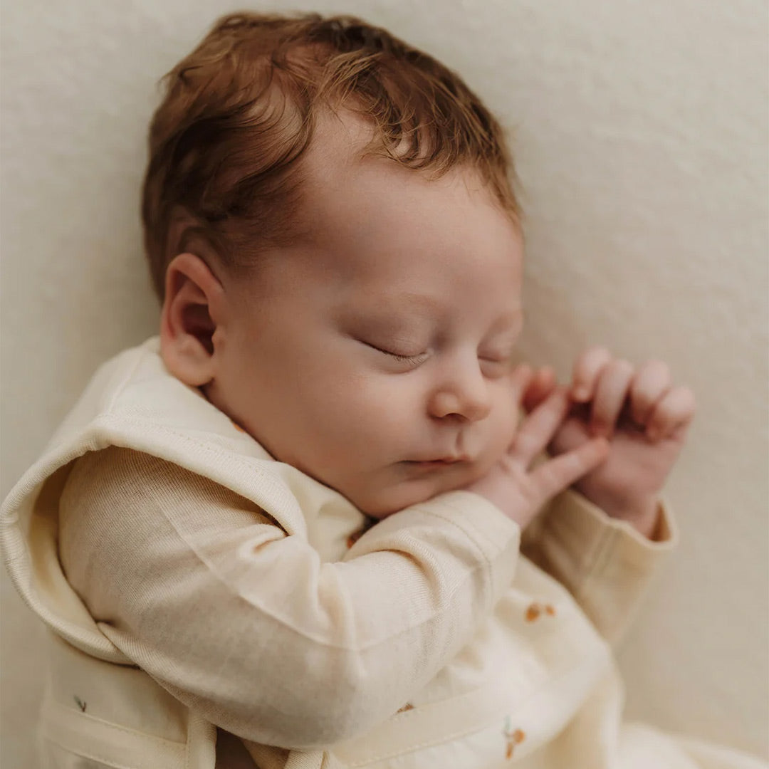 Guide to Newborn Sleepwear Fabrics for Parents